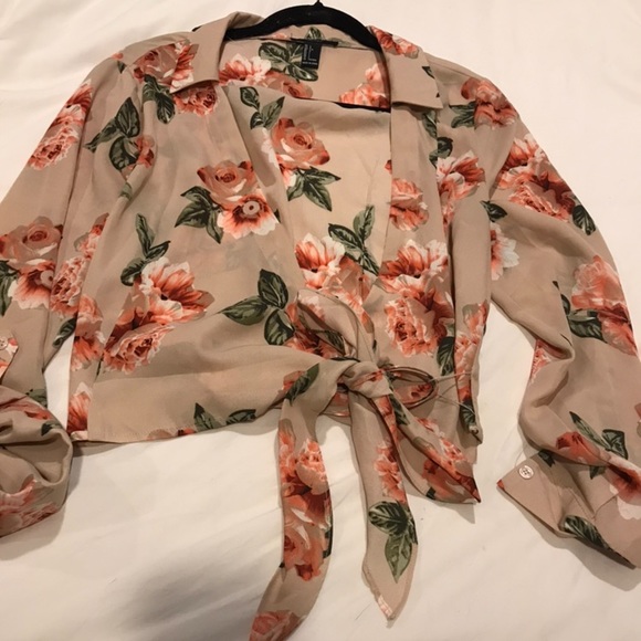 Forever 21 cross front floral top - Picture 2 of 4